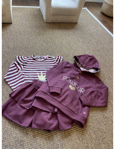 CAMISETA RAYAS+FALDA BURDEOS