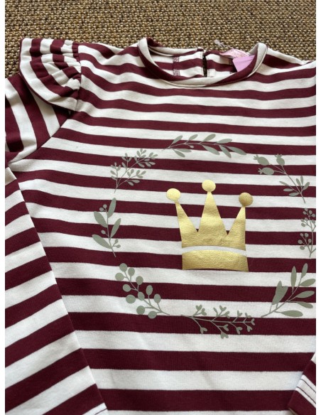 CAMISETA RAYAS+FALDA BURDEOS