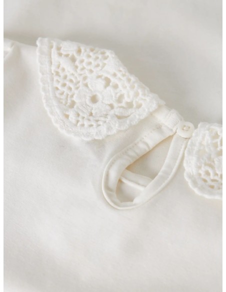 CAMISETA  CRUDA CUELLO CROCHET