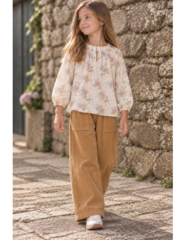BLUSA FLOR GRANDE CORTES BEIGE  