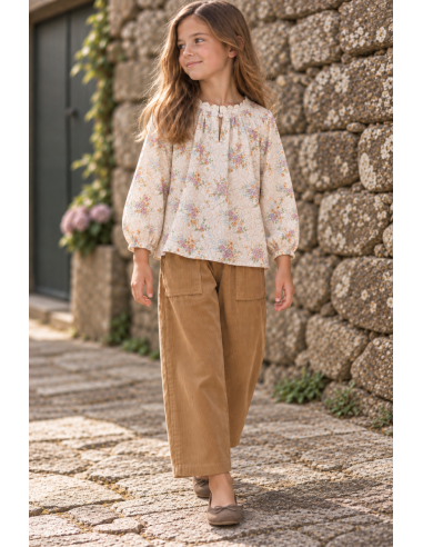 BLUSA FLOR GRANDE CORTES BEIGE  